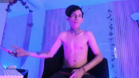 lujuriau_u online show from 11/19/25, 04:23
