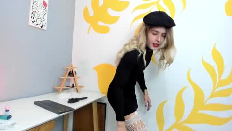 Luka Castillo online show from 10/23/25, 05:44