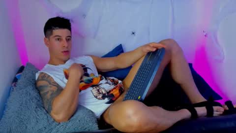 Lukas Green online show from 10/17/25, 06:49