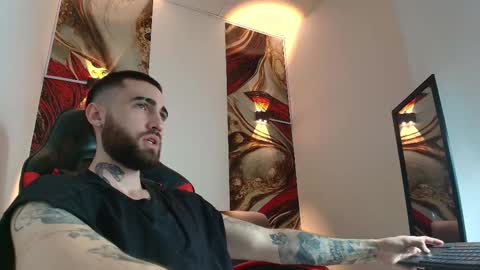 LUKE online show from 10/02/25, 01:07