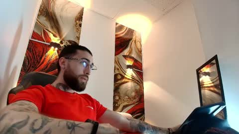 LUKE online show from 04/01/26, 01:01