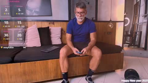 Snapshot of lukecrews chatting on 02/02/25, 07:04 Luke Crews online show from 02/02/25, 07:04