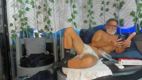 Snapshot of lukecrews chatting on 02/08/25, 10:19 Luke Crews online show from 02/08/25, 10:19