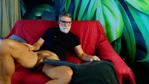 Snapshot of lukecrews chatting on 09/30/25, 07:41 Luke Crews online show from 09/30/25, 07:41