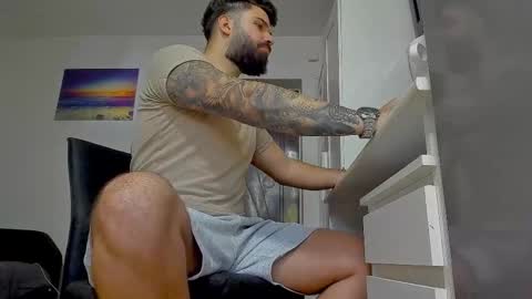 Snapshot of lukedenver chatting on 11/01/25, 10:06 Luke online show from 11/01/25, 10:06