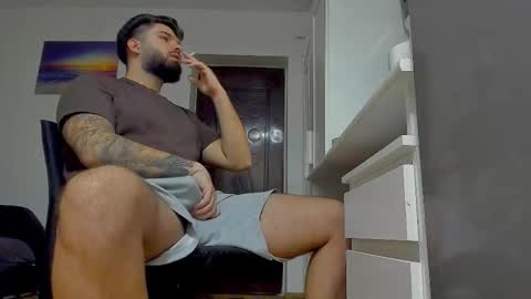 Snapshot of lukedenver chatting on 11/04/25, 05:28 Luke online show from 11/04/25, 05:28