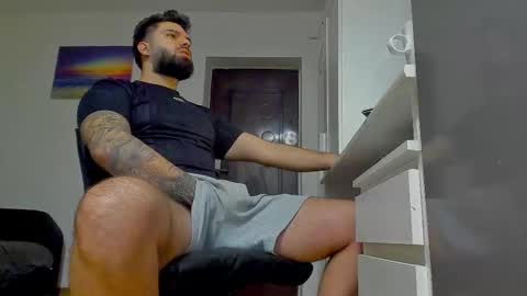 Snapshot of lukedenver chatting on 12/23/25, 06:33 Luke online show from 12/23/25, 06:33