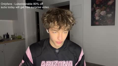 Snapshot of lukedesirable chatting on 02/22/26, 07:45 lukedesirable online show from 02/22/26, 07:45