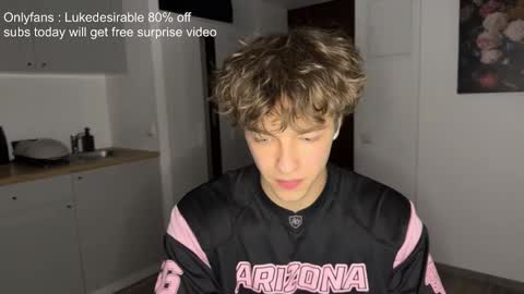 Snapshot of lukedesirable chatting on 02/23/26, 08:06 lukedesirable online show from 02/23/26, 08:06