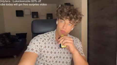 Snapshot of lukedesirable chatting on 05/21/26, 07:32 lukedesirable online show from 05/21/26, 07:32