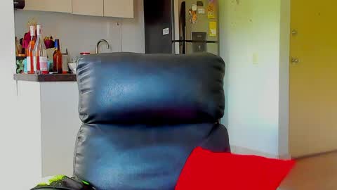 Snapshot of lukeglanton17 chatting on 05/03/26, 03:29 Luke online show from 05/03/26, 03:29
