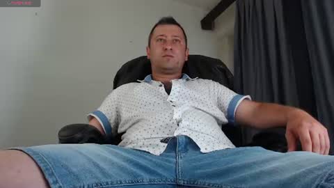 Snapshot of lukkee30 chatting on 07/05/26, 01:40 Sir Alex online show from 07/05/26, 01:40