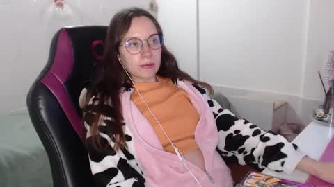 Snapshot of lula_05 chatting on 01/06/25, 02:37 Vicky online show from 01/06/25, 02:37