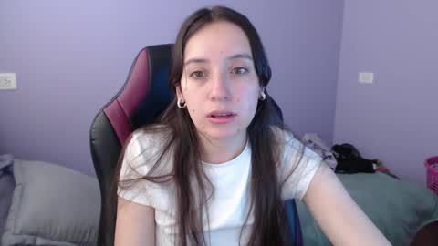 Snapshot of lula_05 chatting on 10/30/25, 02:29 Vicky online show from 10/30/25, 02:29