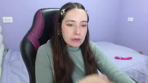 Snapshot of lula_05 chatting on 11/15/25, 11:10 Vicky online show from 11/15/25, 11:10