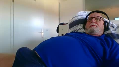 Snapshot of luley58 chatting on 01/13/25, 09:30 luley58 online show from 01/13/25, 09:30