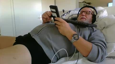 Snapshot of luley58 chatting on 02/01/25, 09:54 luley58 online show from 02/01/25, 09:54