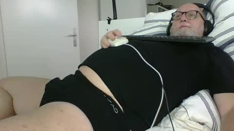 Snapshot of luley58 chatting on 02/26/25, 06:37 luley58 online show from 02/26/25, 06:37