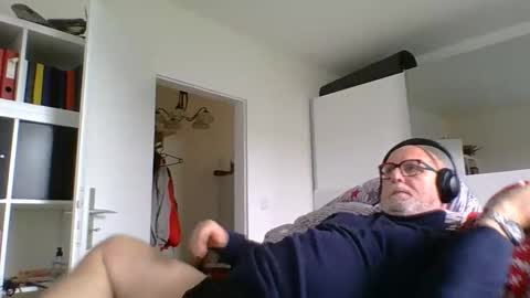 Snapshot of luley58 chatting on 10/12/25, 12:48 luley58 online show from 10/12/25, 12:48