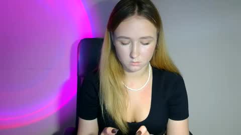 Lulu Baby18 online show from 10/31/25, 02:18