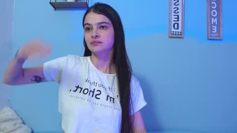 Snapshot of lulu_cm chatting on 09/30/25, 06:18 lulu_cm online show from 09/30/25, 06:18