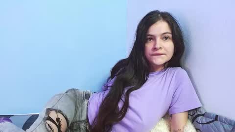 Snapshot of lulu_cm chatting on 10/28/25, 08:29 lulu_cm online show from 10/28/25, 08:29