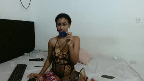 Snapshot of lulu_liz chatting on 10/04/25, 08:51 LULU LIZ online show from 10/04/25, 08:51