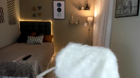 Snapshot of lulu_lopez chatting on 03/04/25, 01:17 Lau online show from 03/04/25, 01:17