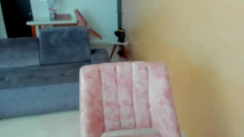 Snapshot of lulu_lopez chatting on 09/14/25, 05:23 Lau online show from 09/14/25, 05:23