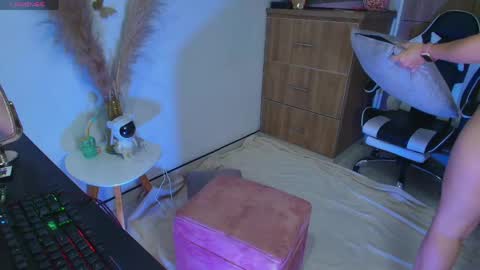 Lulu online show from 04/24/26, 01:08