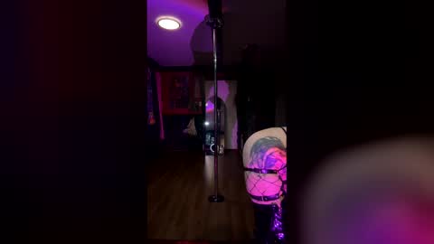 Snapshot of lulu_only_fans chatting on 12/04/25, 05:28 Lulu online show from 12/04/25, 05:28