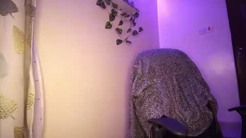 Snapshot of lulu_sparks1 chatting on 09/17/25, 07:10 lulu_sparks1 online show from 09/17/25, 07:10