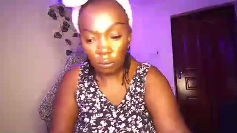 Snapshot of lulu_sparks1 chatting on 09/25/25, 05:55 lulu_sparks1 online show from 09/25/25, 05:55