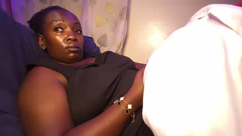 Snapshot of lulu_sparks1 chatting on 09/27/25, 12:15 lulu_sparks1 online show from 09/27/25, 12:15