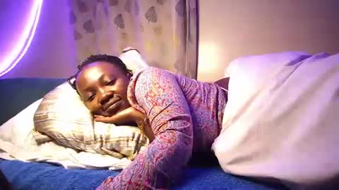 Snapshot of lulu_sparks1 chatting on 10/04/25, 01:14 lulu_sparks1 online show from 10/04/25, 01:14