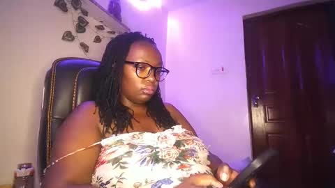 Snapshot of lulu_sparks1 chatting on 10/20/25, 05:41 lulu_sparks1 online show from 10/20/25, 05:41