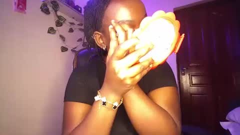 Snapshot of lulu_sparks1 chatting on 10/22/25, 07:08 lulu_sparks1 online show from 10/22/25, 07:08