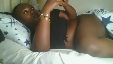 Snapshot of lulu_sparks1 chatting on 11/08/25, 06:13 lulu_sparks1 online show from 11/08/25, 06:13