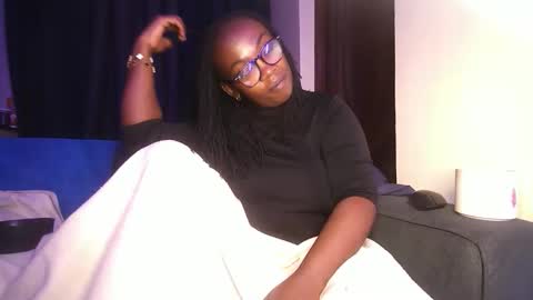 Snapshot of lulu_sparks1 chatting on 12/05/25, 06:55 lulu_sparks1 online show from 12/05/25, 06:55