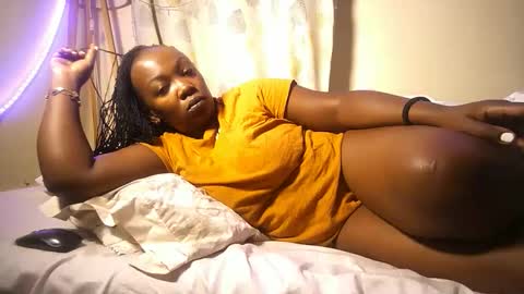 lulu_sparks1 online show from 12/16/25, 05:12