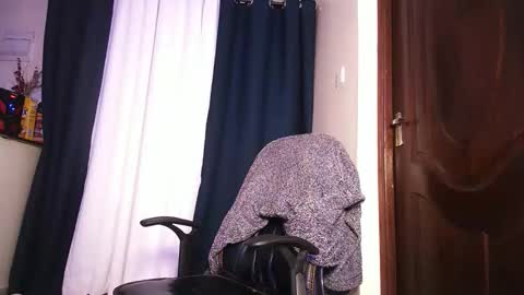 Snapshot of lulu_sparks1 chatting on 05/12/26, 08:55 lulu_sparks1 online show from 05/12/26, 08:55