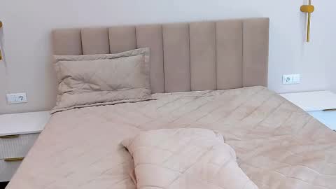 Lulu online show from 04/21/26, 01:42