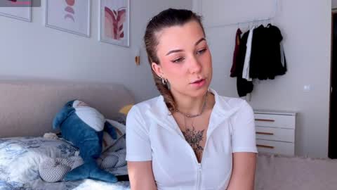 Snapshot of luluberryx chatting on 05/15/26, 02:18 lulu berry online show from 05/15/26, 02:18