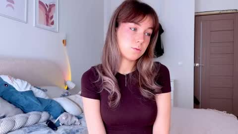 Snapshot of luluberryx chatting on 05/17/26, 02:20 lulu berry online show from 05/17/26, 02:20