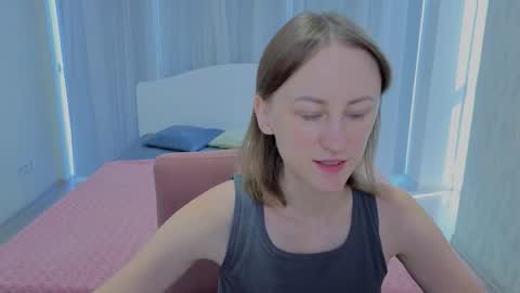 Lily online show from 09/19/25, 09:32
