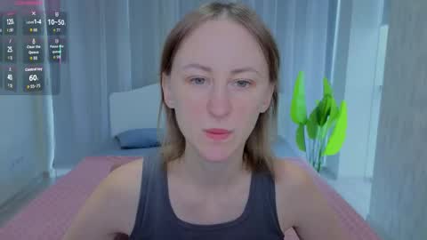 Lily online show from 09/25/25, 09:46
