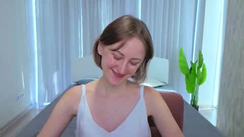 Lily online show from 10/05/25, 10:46