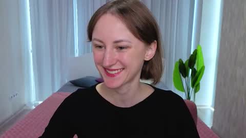 Lily online show from 10/12/25, 10:47
