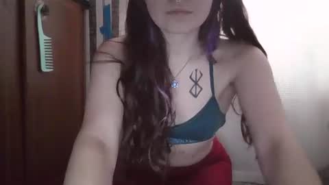 Snapshot of lulupixxx chatting on 02/19/25, 08:10 Connie online show from 02/19/25, 08:10