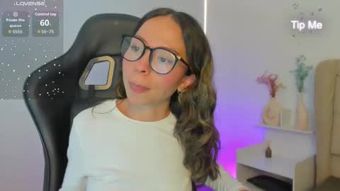 luluuberry online show from 11/24/25, 03:34